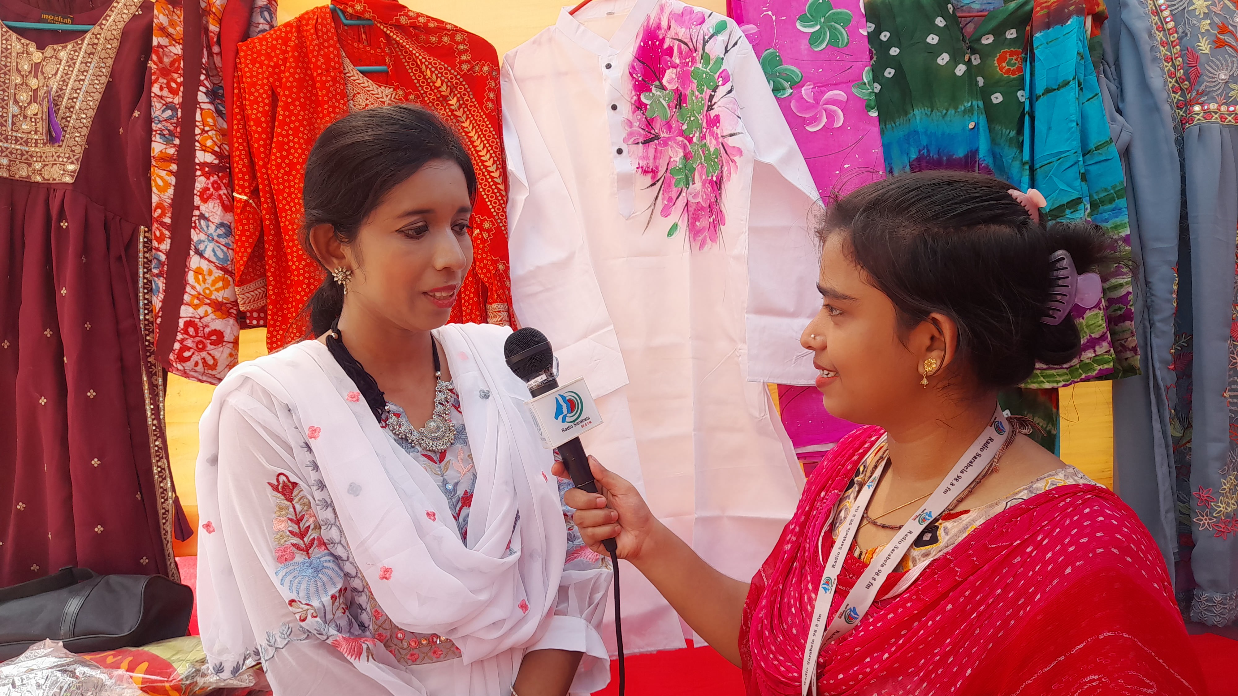 ই-কর্মাস বিজনেসে ঝুঁকছেন গাইবান্ধার নারীরা, ব্যবসার পরিসর বাড়াতে সহযোগিতার আশ্বা বিসিকের