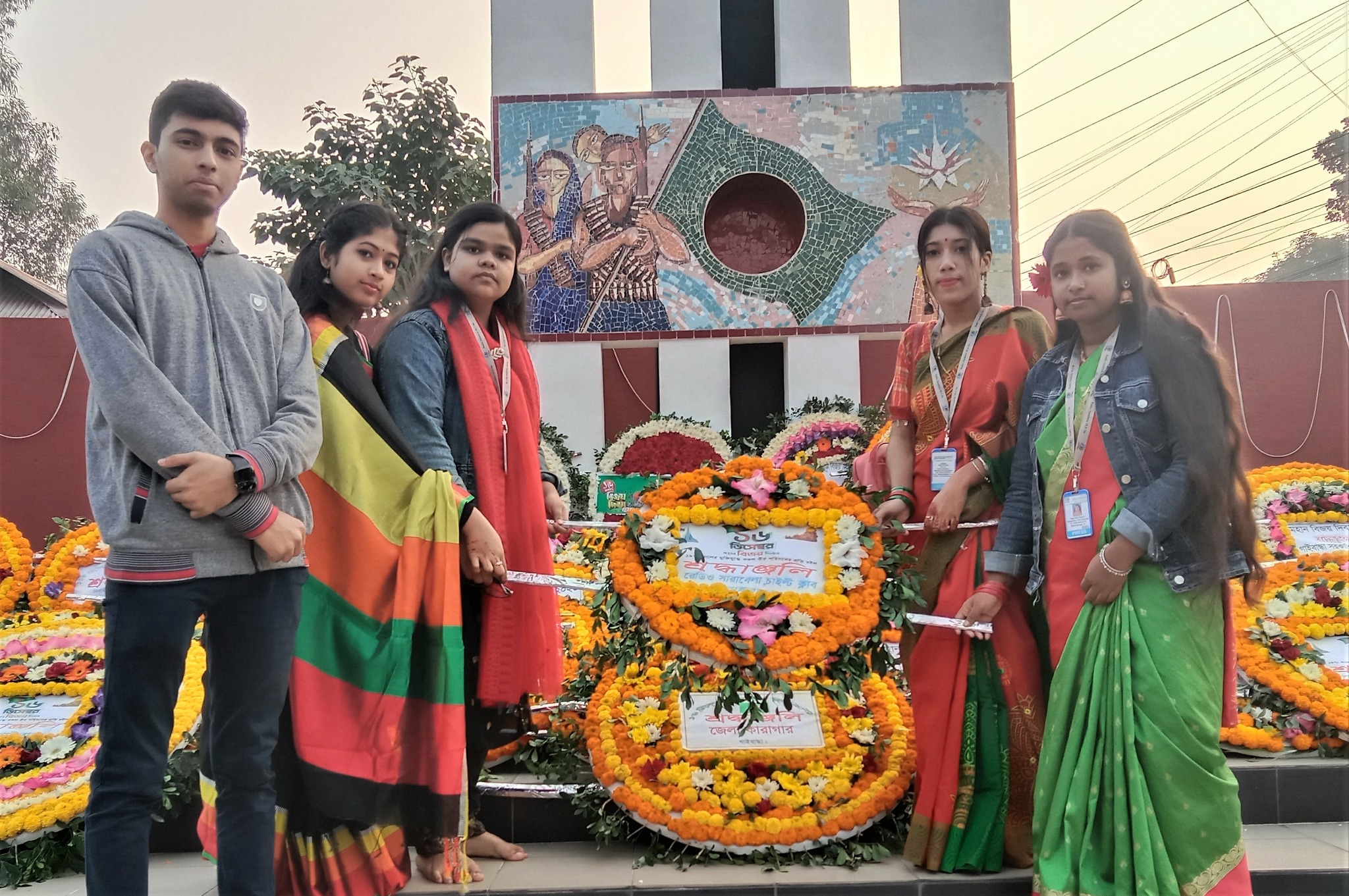 ১৬ ডিসেম্বর মহান বিজয় দিবস উপলক্ষ্যে রেডিও সারাবেলা চাইল্ড ক্লাবের শ্রদ্ধাঞ্জলি